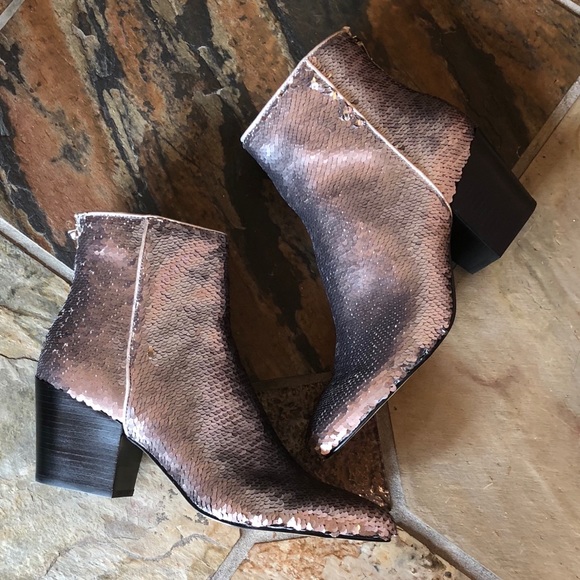 🍃💕NIB Dolce Vita Chrome Sequin Leather Bootie - Picture 4 of 8
